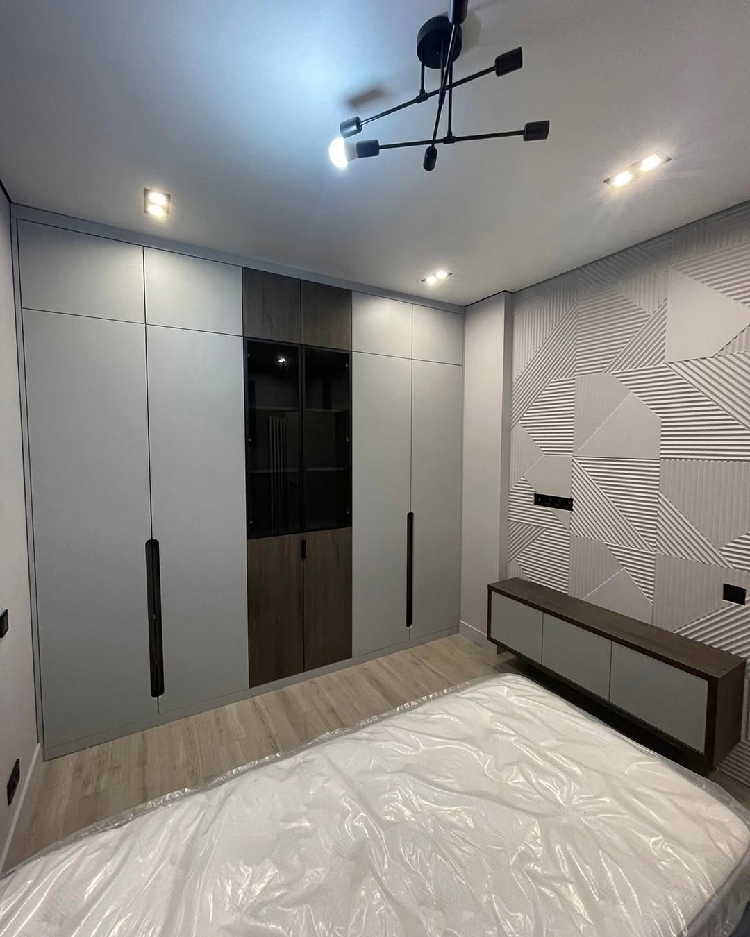 картинка Шкаф распашной в спальню под заказ от от Аскари Плюс 