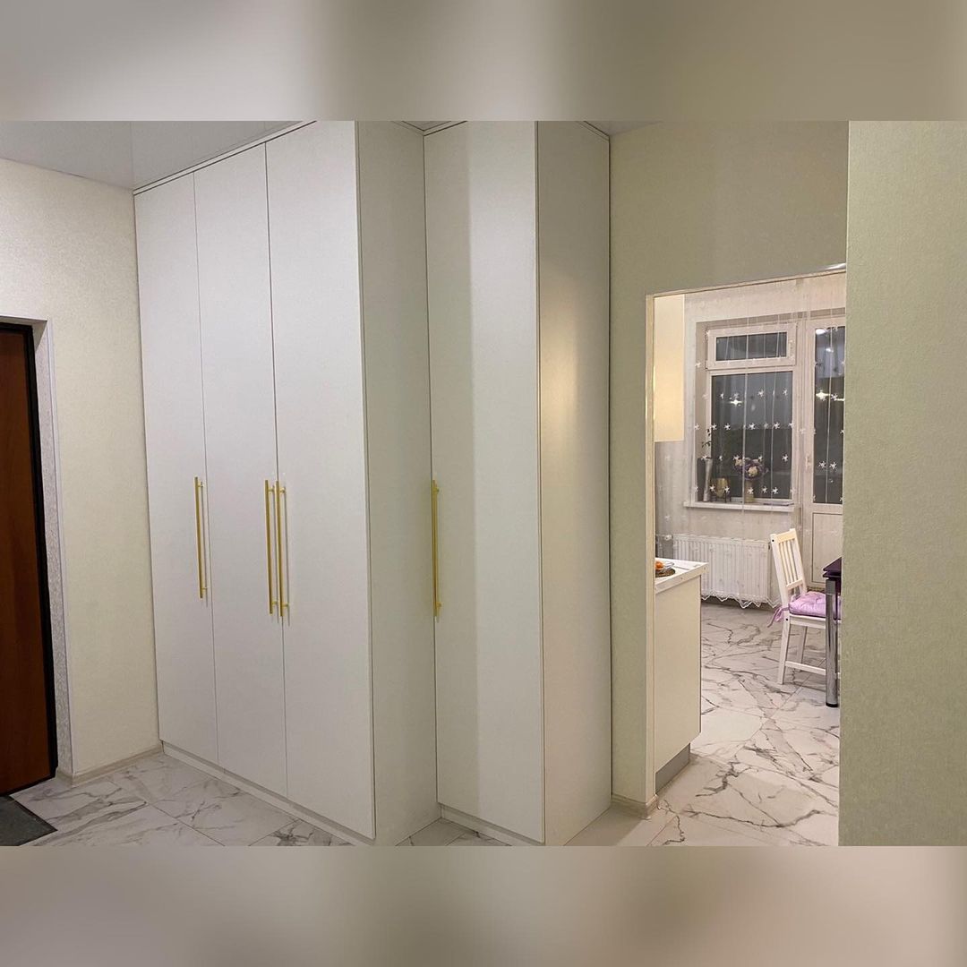 картинка Шкаф распашной белый с полками от от Аскари Плюс 
