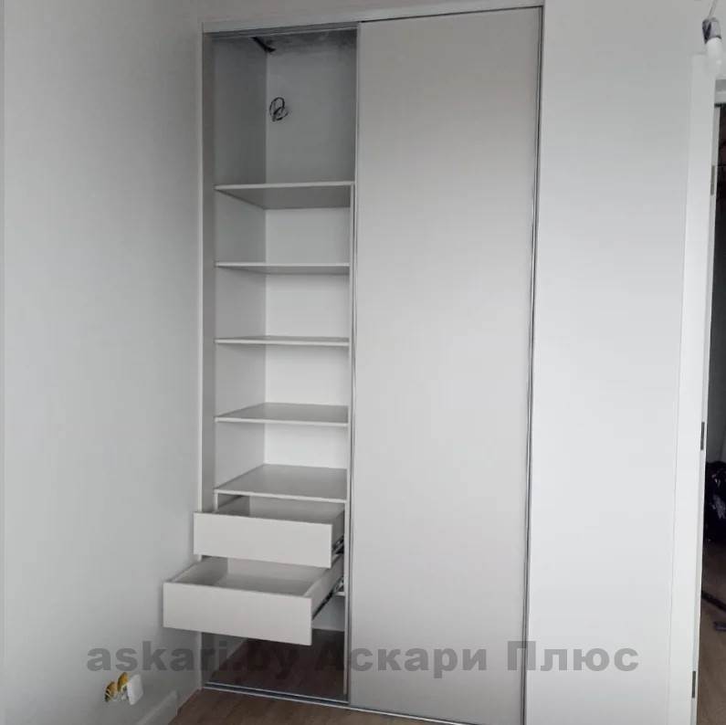 Встроенный шкаф купе двери купе Белый Альпийский EGGER