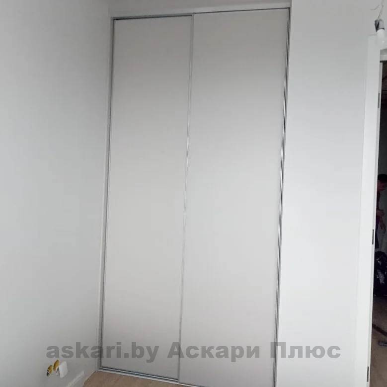 Встроенный шкаф купе двери купе Белый Альпийский EGGER